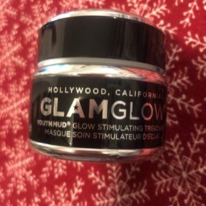 Glam glow youth mud mud mask